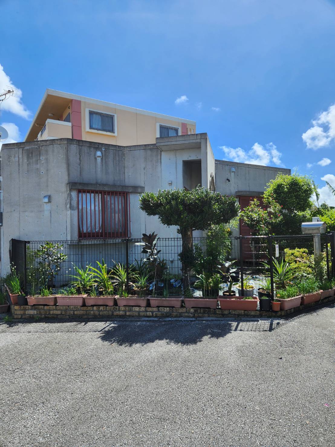 【売中古一戸建て】名護市宇茂佐の森4丁目