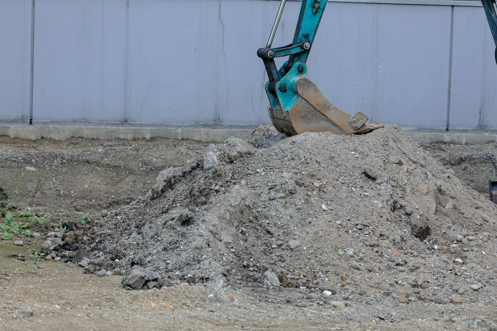 土地購入に潜む【造成と埋設物のリスク】